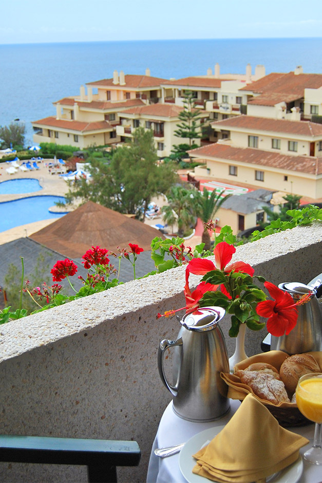 Frühstück auf dem Balkon mit schönsten Panorama