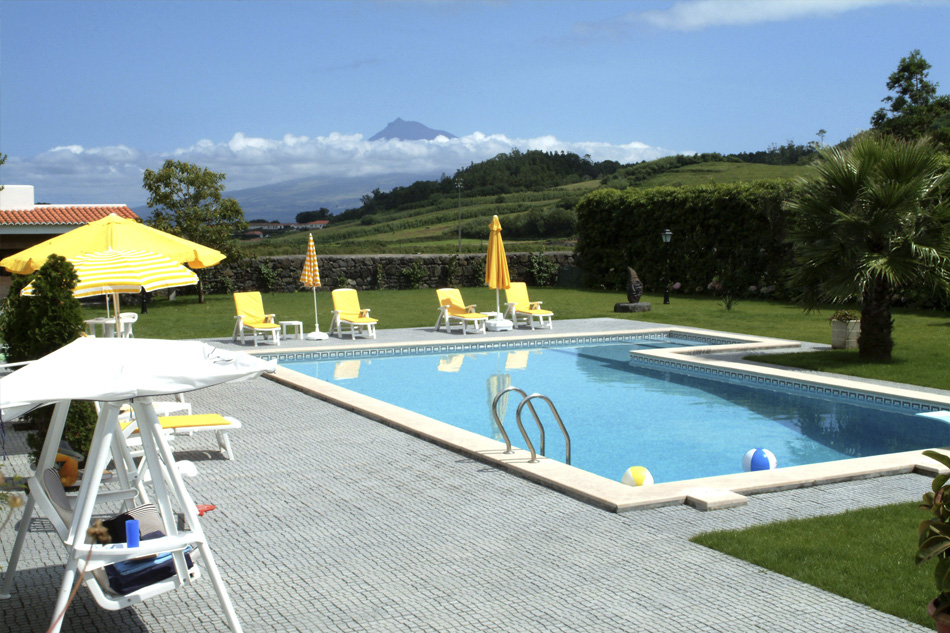 ​Quinta do Vale_Pool mit Blick auf Pico