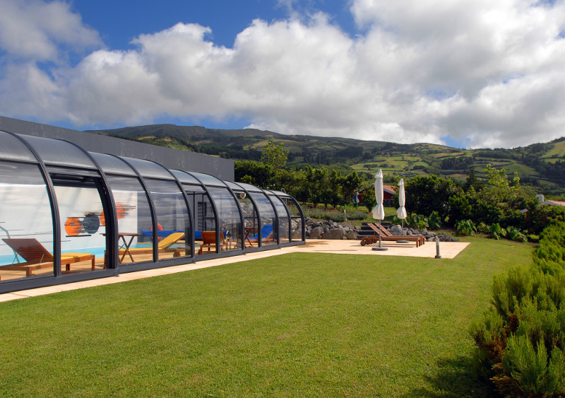 Casas d' Arramada_Innenpool mit Gartenanlage