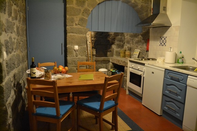 Casa da Talha_Essbereich mit Küchenzeile
