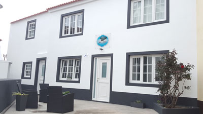 JoesundVeras_Outside