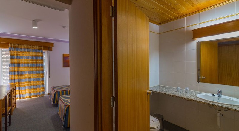 Hotel Teresinha_Beispiel Badezimmer Zweibettzimmer