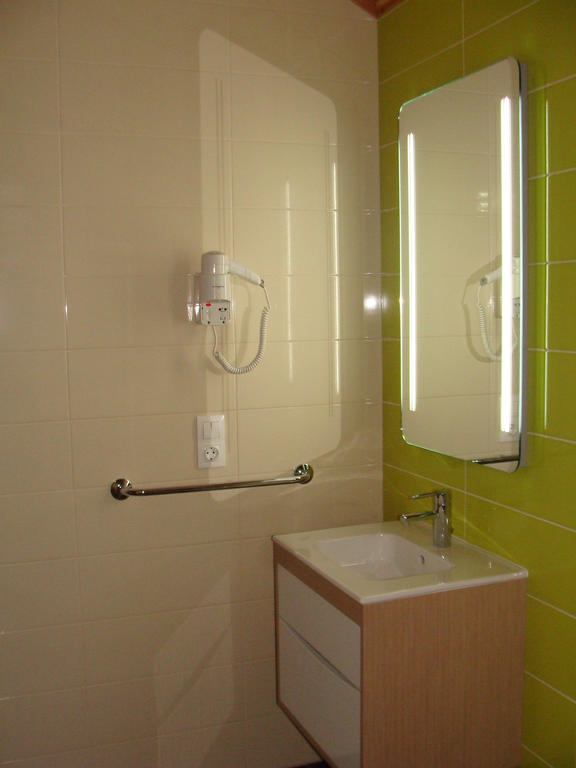 Apartamentos Kosmos_bathroom example 2