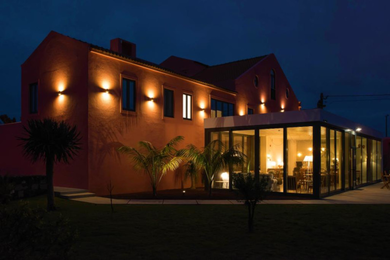 Herdade do Ananas_outside view at night