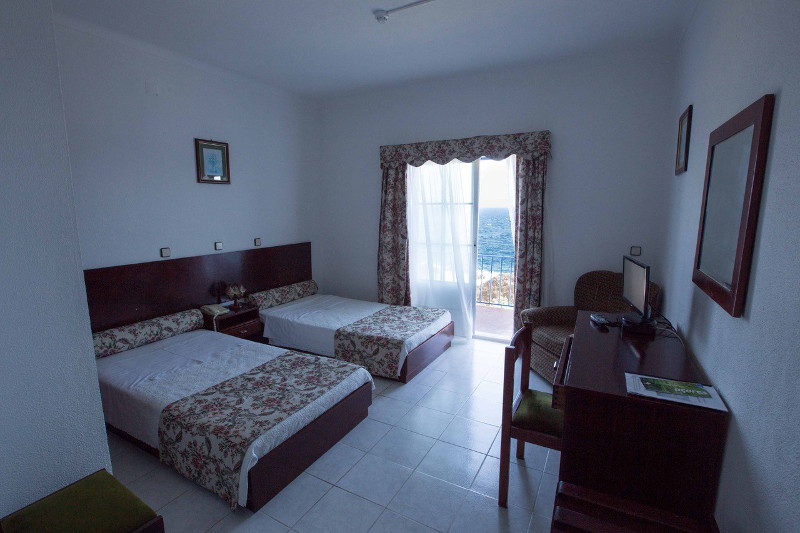 Hotel Ocidental_bedroom_1