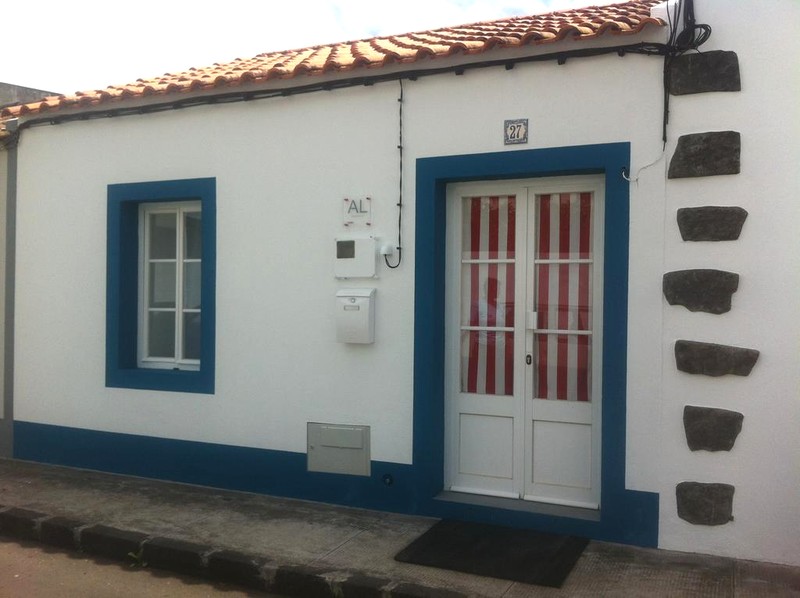 Casinha Azul_front side