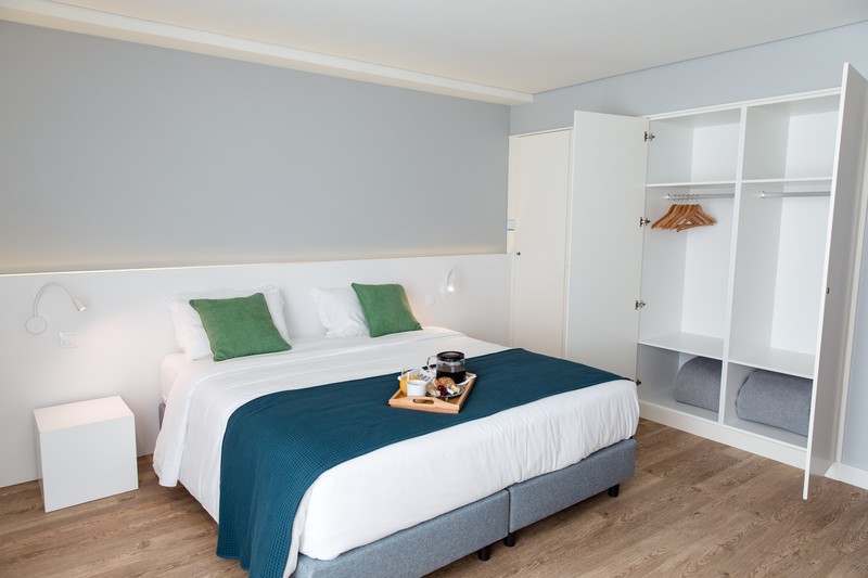 Ilha hostel & suites_bedroom example_closet