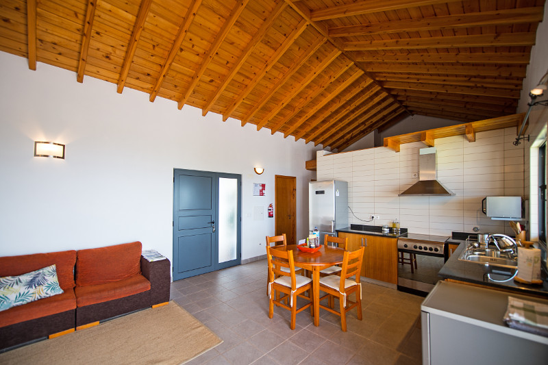 Casas do Capelo_Nuno T2_kitchen and sitting area