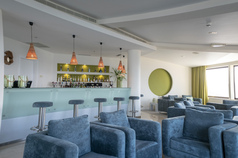 Caloura Hotel Resort_bar_01