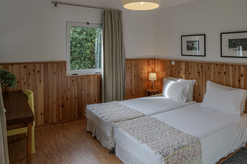 Furnas Lake Forest Living_sleeping room example