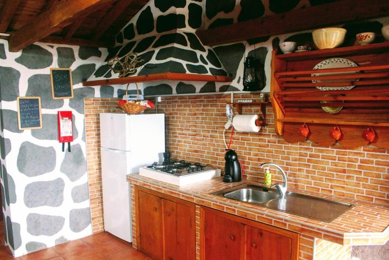 Casa do Caramba_kitchen_chimney