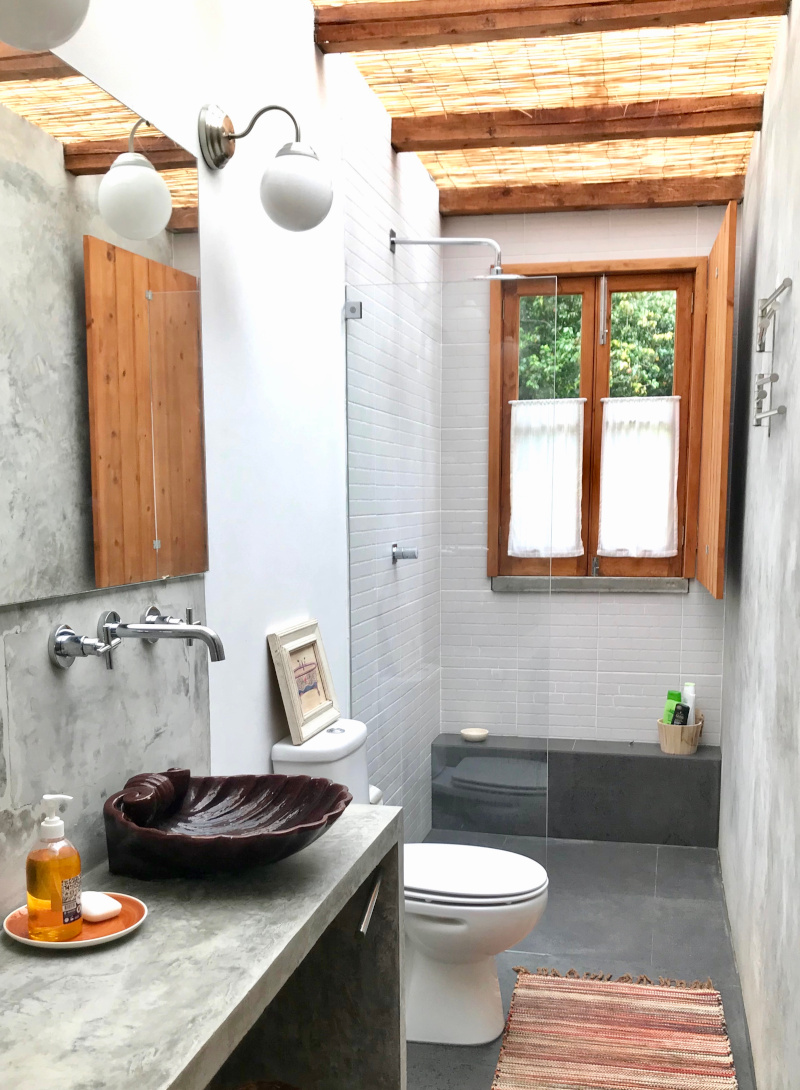 Areias Houses_bathroom example