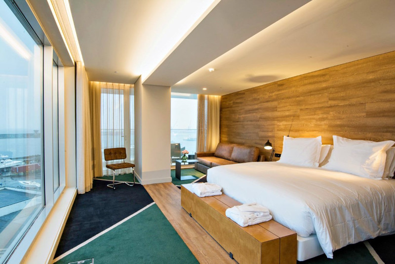 Octant Hotel Ponta Delgada_suite_bedroom_example 