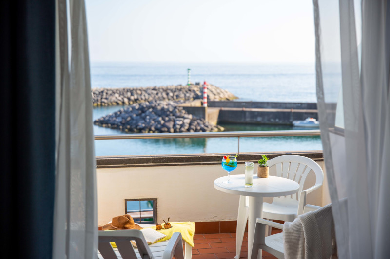 Hotel do mar_ sea view room balcony