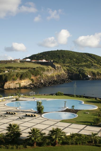 ​​​​​Terceira Mar Hotel_Pool  von Terrasse aus