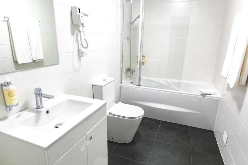 Quinta dos Misterios_bathroom terra alta.jpg