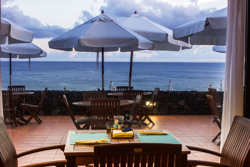 Caloura Hotel Resort_snack bar.jpg