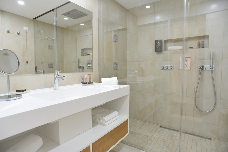 Caloura Hotel Resort_suite WC.jpg