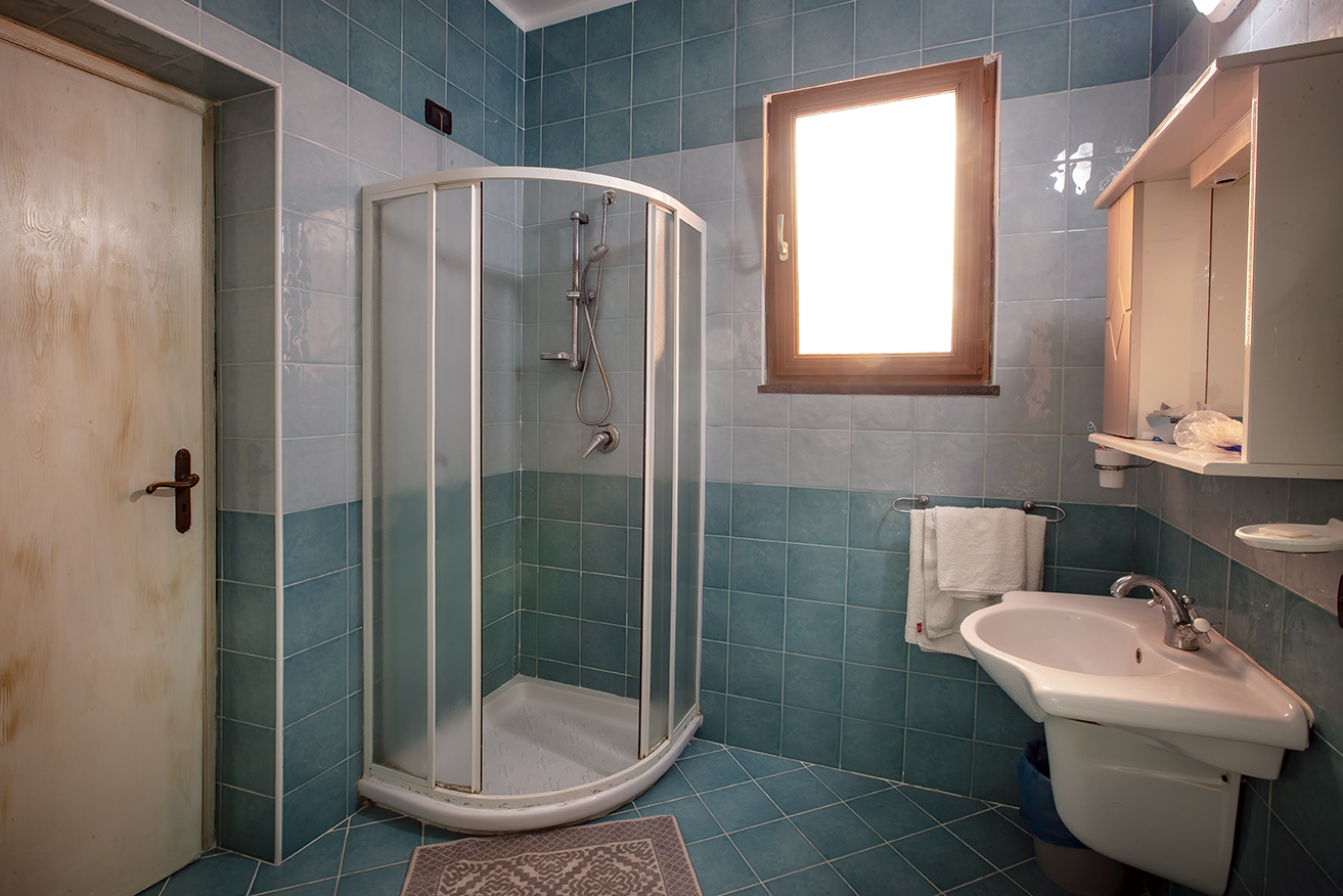 Badezimmerbeispiel Hotel Aragonese Ischia