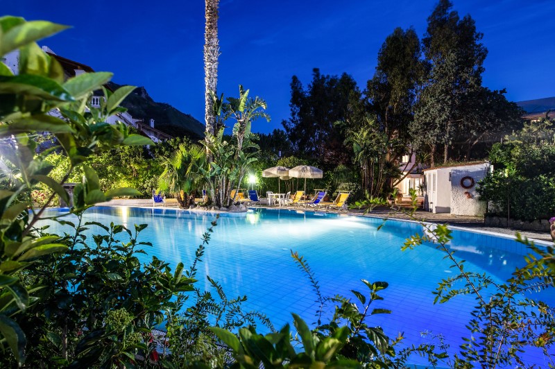 Abendstimmung am Pool©Hotel San Francesco.jpg